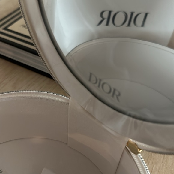 Dior Limited Edition Vanity - Picture 8 of 10